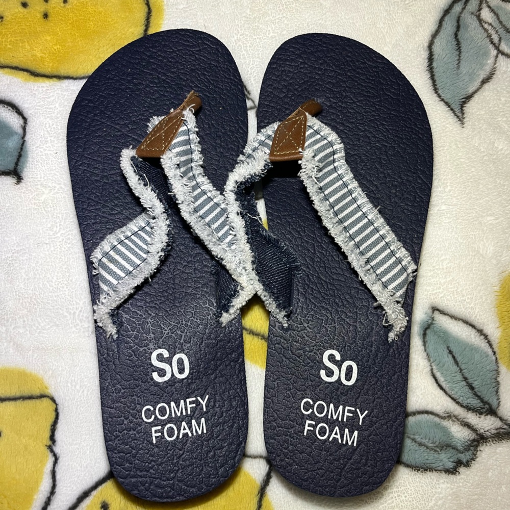 ✨SO Flip Flops✨